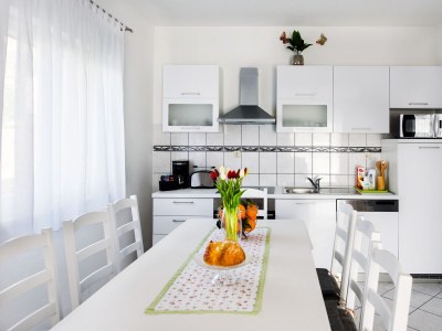 Apartment Three bedroom apartment with terrace and sea view Podstrana, Split A-13393-a - Outdoor photo 22