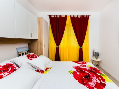 Apartment Three bedroom apartment with terrace and sea view Podstrana, Split A-13393-a - Outdoor photo 25