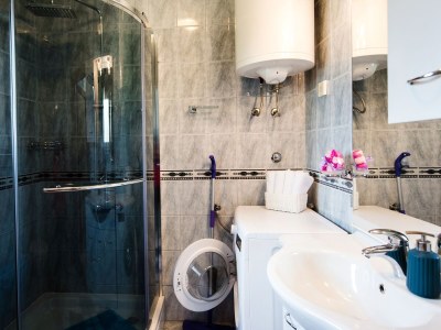 Apartment Three bedroom apartment with terrace and sea view Podstrana, Split A-13393-a - Outdoor photo 35