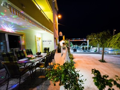 Apartment Three bedroom apartment with terrace and sea view Podstrana, Split A-13393-a - Outdoor photo 40