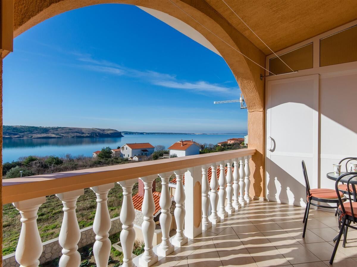 Apartment One bedroom apartment with balcony and sea view Rtina - Miočići, Zadar A-13072-a