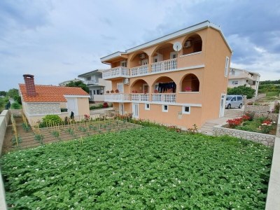 Apartment One bedroom apartment with balcony and sea view Rtina - Miočići, Zadar A-13072-a - Outdoor photo 2