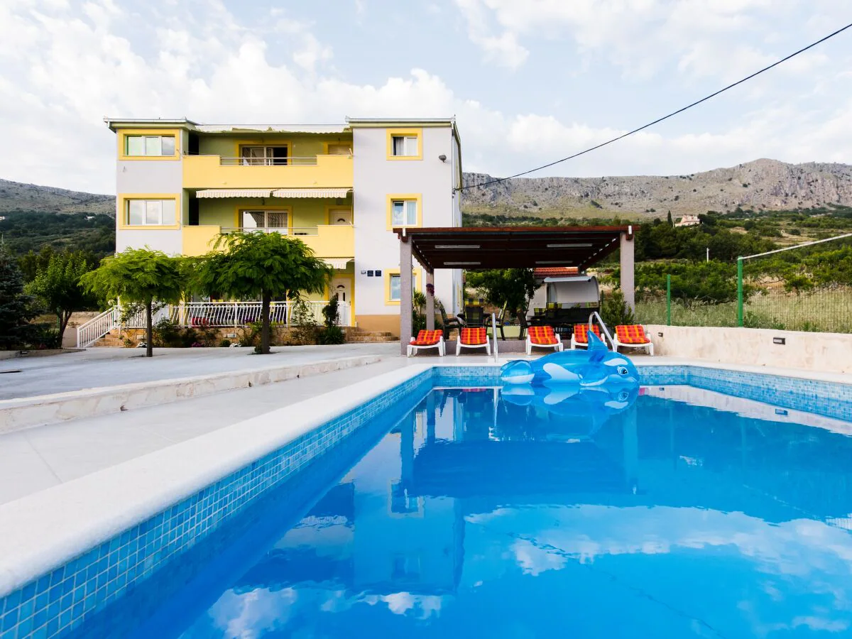 Apartment Three bedroom apartment with balcony and sea view Podstrana, Split A-13393-b