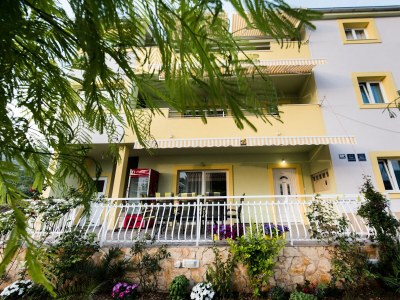 Apartment Three bedroom apartment with balcony and sea view Podstrana, Split A-13393-b - Outdoor photo 3