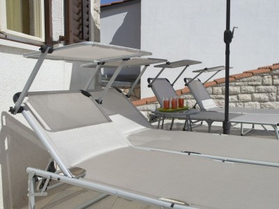 Apartment Two bedroom apartment with terrace and sea view Maslinica, Šolta A-13135-a - Outdoor photo 9