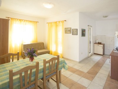 Apartment Two bedroom apartment with terrace and sea view Maslinica, Šolta A-13135-a - Outdoor photo 17