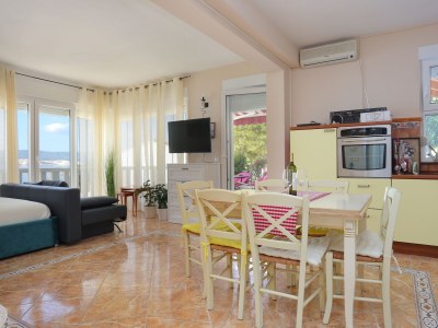 Apartment One bedroom apartment with terrace and sea view Lokva Rogoznica, Omiš A-13226-a - Outdoor photo 15