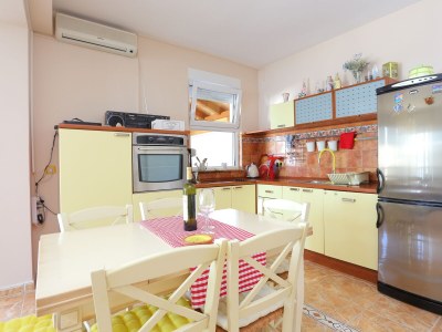 Apartment One bedroom apartment with terrace and sea view Lokva Rogoznica, Omiš A-13226-a - Outdoor photo 17