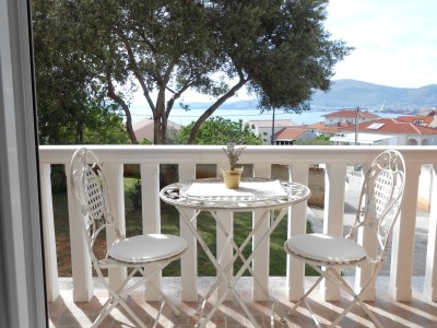 Apartment Two bedroom apartment with terrace and sea view Okrug Gornji, Čiovo A-13859-a in Okrug Gornji - Apartment