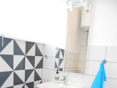 Apartment Two bedroom apartment with terrace and sea view Okrug Gornji, Čiovo A-13859-b - Outdoor photo 16