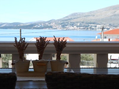 Apartment Two bedroom apartment with terrace and sea view Okrug Gornji, Čiovo A-13859-b - Outdoor photo 19