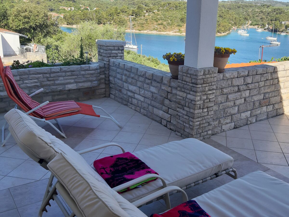 Apartment Two bedroom apartment with terrace and sea view Nečujam, Šolta A-2089-a