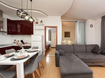 Apartment Three bedroom apartment with terrace and sea view Starigrad, Paklenica A-14113-c - Outdoor photo 14