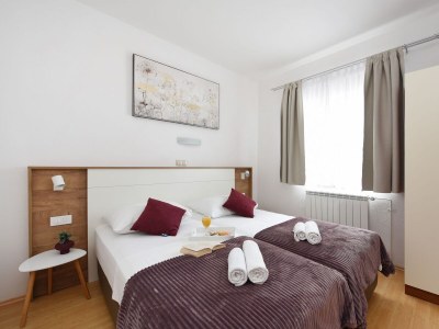 Apartment Three bedroom apartment with terrace and sea view Starigrad, Paklenica A-14113-c - Outdoor photo 18