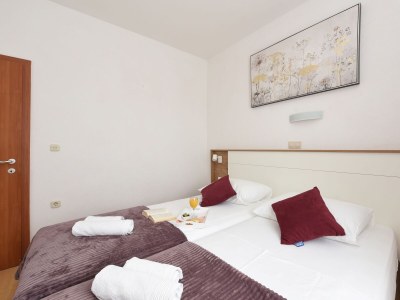 Apartment Three bedroom apartment with terrace and sea view Starigrad, Paklenica A-14113-c - Outdoor photo 19