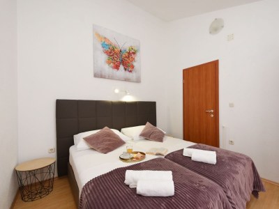 Apartment Three bedroom apartment with terrace and sea view Starigrad, Paklenica A-14113-c - Outdoor photo 20