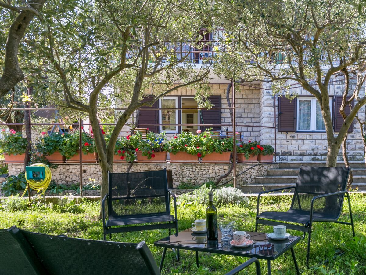 Holiday house Four-bedroom house with terrace Okrug Donji, Čiovo K-2403 - Outdoor photo 3