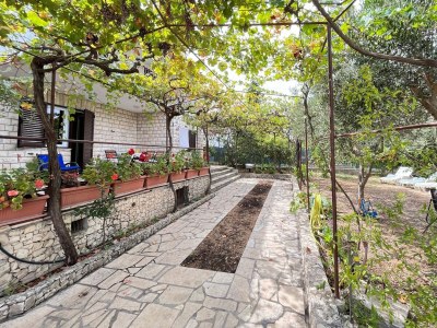 Holiday house Four-bedroom house with terrace Okrug Donji, Čiovo K-2403 - Outdoor photo 24