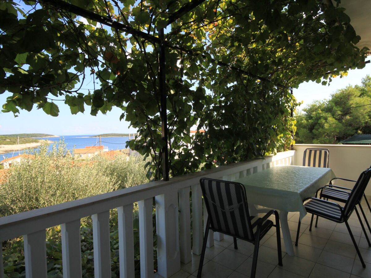 Apartment Two bedroom apartment with terrace and sea view Rukavac, Vis A-2411-a