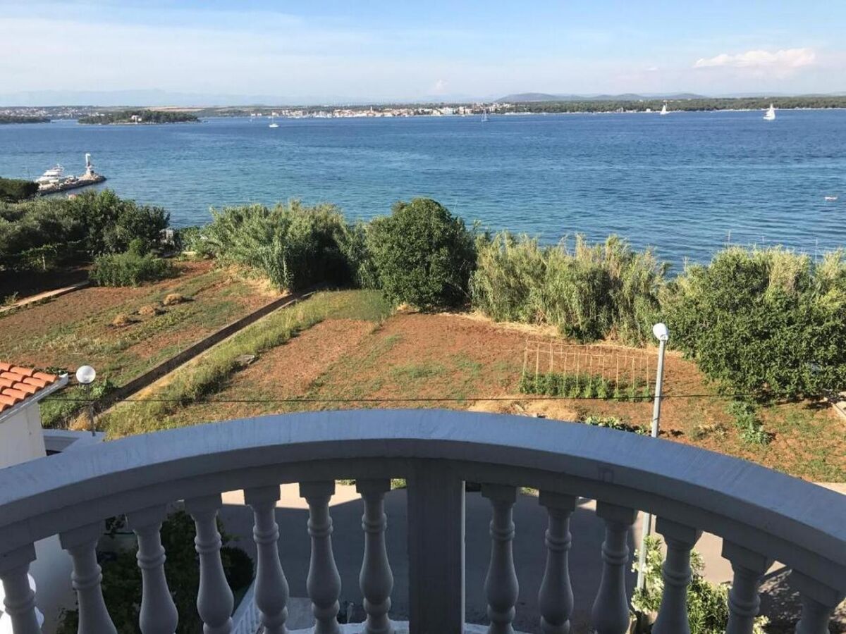 Apartment Apartments and rooms by the sea Tkon, Pašman - 336