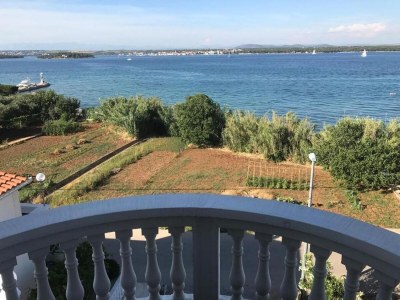 Apartment Apartments and rooms by the sea Tkon, Pašman - 336 in Tkon - Apartment