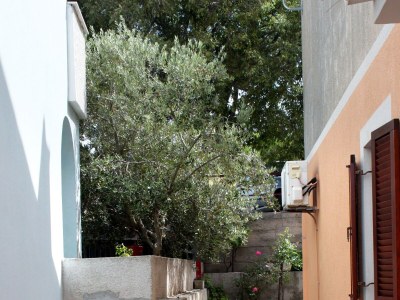 Apartment Two bedroom apartment with terrace and sea view Mali Lošinj, Lošinj A-2500-a - Outdoor photo 12