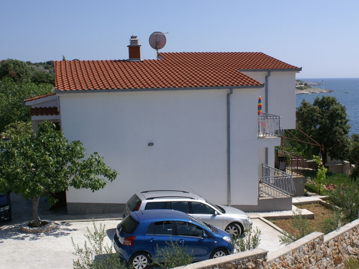 Apartment Two bedroom apartment near beach Ražanj, Rogoznica A-4185-a