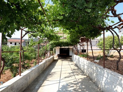 Apartment Two bedroom apartment with terrace and sea view Vinišće, Trogir A-4276-a - Outdoor photo 4