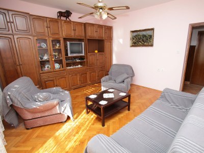 Apartment Two bedroom apartment with terrace and sea view Vinišće, Trogir A-4276-a - Outdoor photo 9