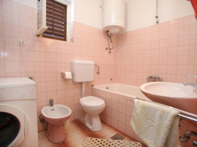 Apartment Two bedroom apartment with terrace and sea view Vinišće, Trogir A-4276-a - Outdoor photo 22