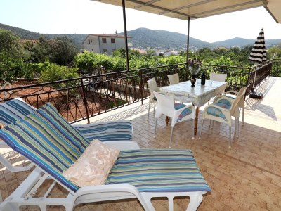 Apartment Two bedroom apartment with terrace and sea view Vinišće, Trogir A-4276-a - Outdoor photo 34