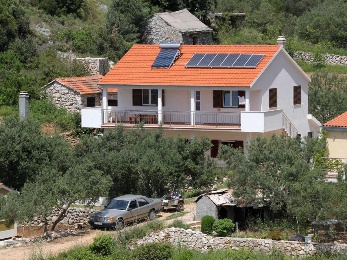 Apartment Three bedroom apartment with terrace and sea view Cove Skozanje, Hvar A-4024-b - Outdoor photo 4