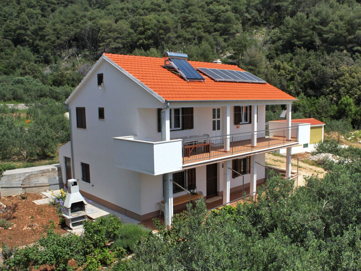 Apartment Three bedroom apartment with terrace and sea view Cove Skozanje, Hvar A-4024-b - Outdoor photo 5