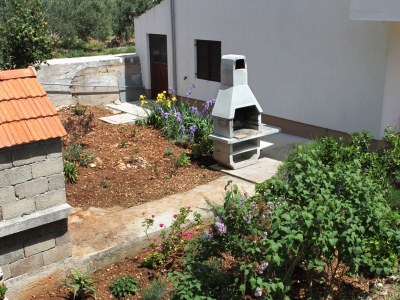 Apartment Three bedroom apartment with terrace and sea view Cove Skozanje, Hvar A-4024-b - Outdoor photo 7