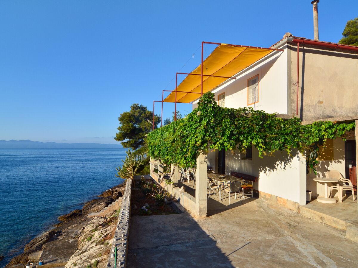 Holiday house Four-bedroom house near beach Cove Lučica, Hvar K-4034