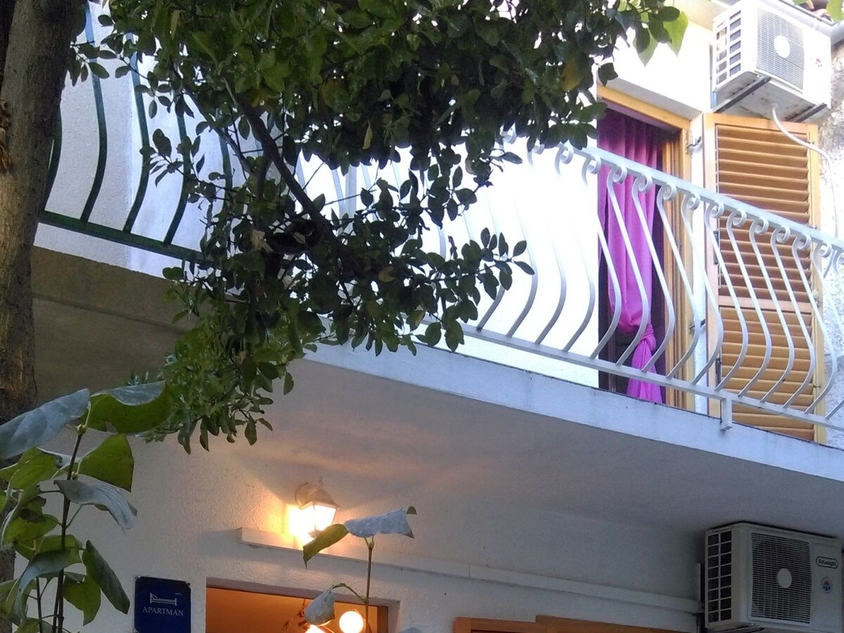 Apartment Two bedroom apartment with terrace Bol, Brač A-4658-a - Outdoor photo 3