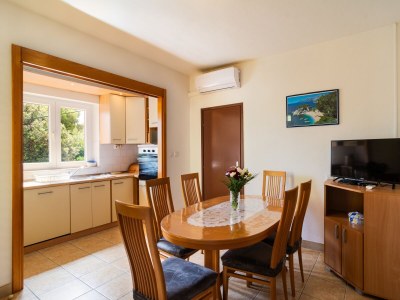 Apartment Three bedroom apartment with terrace and sea view Splitska, Brač A-2867-a - Outdoor photo 6