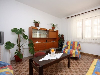 Apartment Two bedroom apartment with terrace and sea view Kampor, Rab A-5058-a - Outdoor photo 11