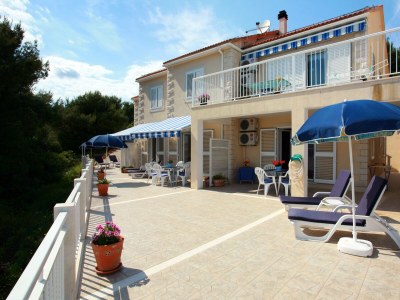 Apartment Three bedroom apartment with terrace and sea view Sumartin, Brač A-2940-d - Outdoor photo 2