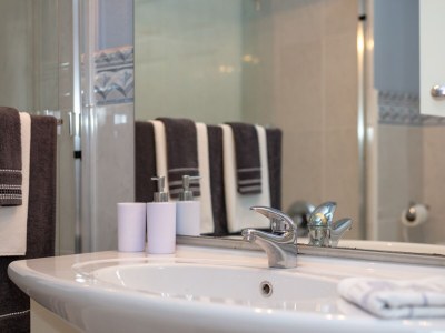 Apartment Three bedroom apartment with terrace and sea view Sumartin, Brač A-2940-d - Outdoor photo 27