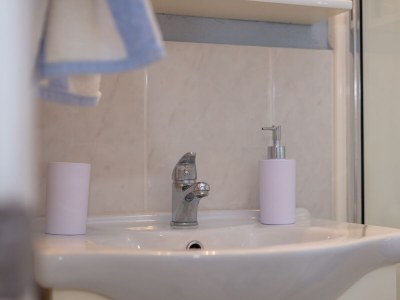 Apartment Three bedroom apartment with terrace and sea view Sumartin, Brač A-2940-d - Outdoor photo 31