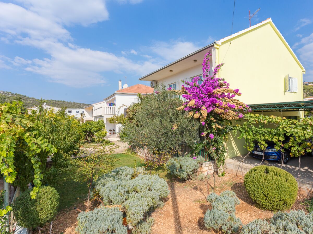 Holiday house Three bedroom house with terrace Poljica, Trogir K-5161 - Outdoor photo 3