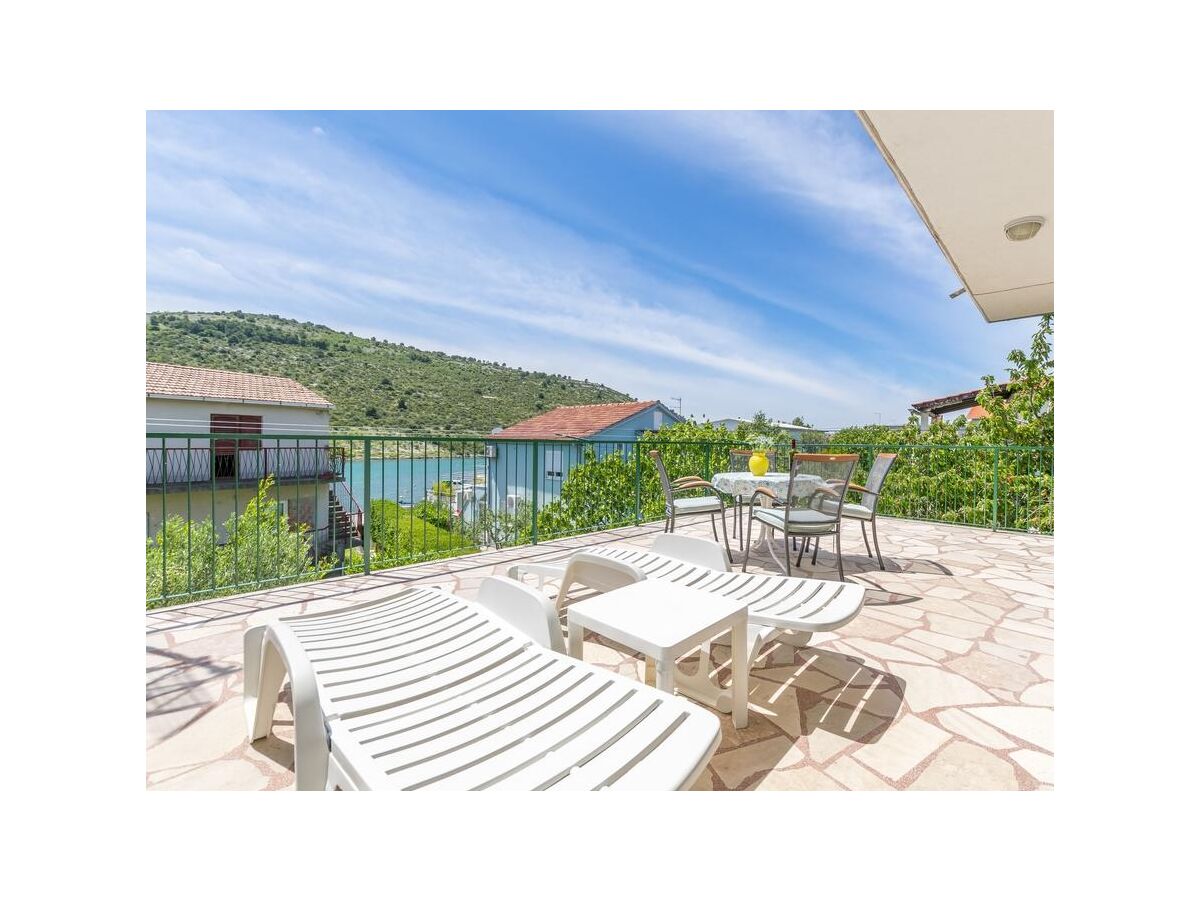 Holiday house Four-bedroom house with terrace and sea view Stupin Čeline, Rogoznica K-6096