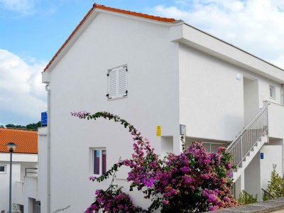 Apartment Two bedroom apartment with terrace and sea view Nečujam, Šolta A-5178-a in Stomorska - Apartment