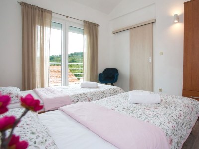 Apartment Two bedroom apartment with terrace and sea view Nečujam, Šolta A-5178-a - Outdoor photo 14