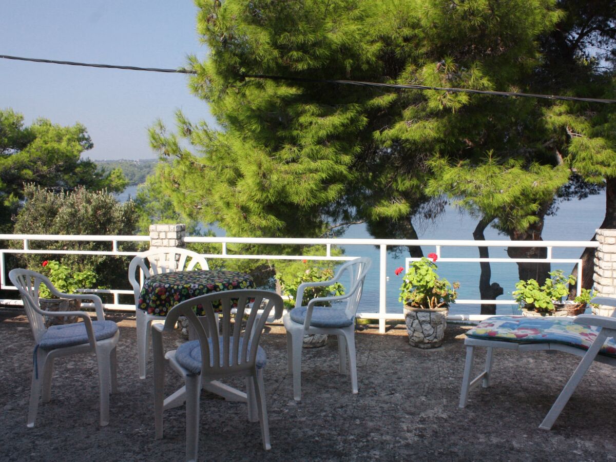 Apartment Three bedroom apartment near beach Nečujam, Šolta A-5186-a