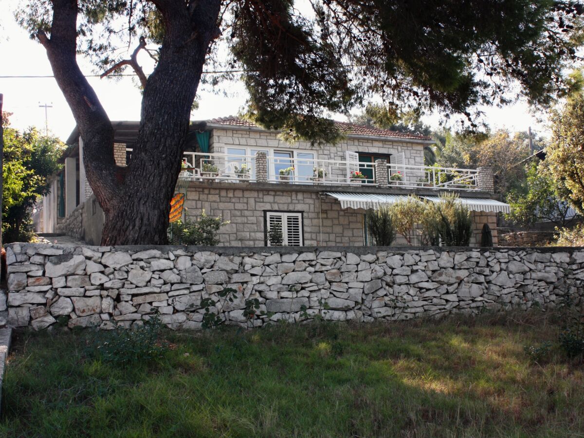 Apartment Three bedroom apartment near beach Nečujam, Šolta A-5186-a - Outdoor photo 3