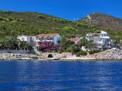 Apartment Three bedroom apartment near beach Cove Pokrivenik, Hvar A-5223-b - Outdoor photo 2