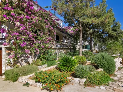 Apartment Three bedroom apartment near beach Cove Pokrivenik, Hvar A-5223-b - Outdoor photo 3