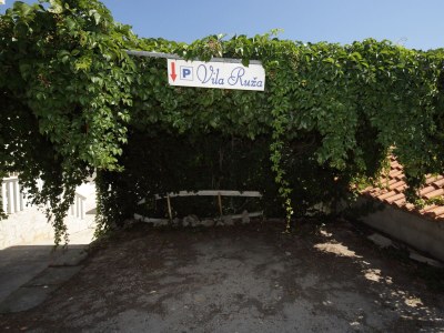 Apartment Three bedroom apartment near beach Cove Pokrivenik, Hvar A-5223-b - Outdoor photo 13